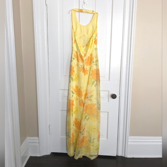 Vintage 70s ILGWU Floral Floor Length Gown - Picture 4 of 12